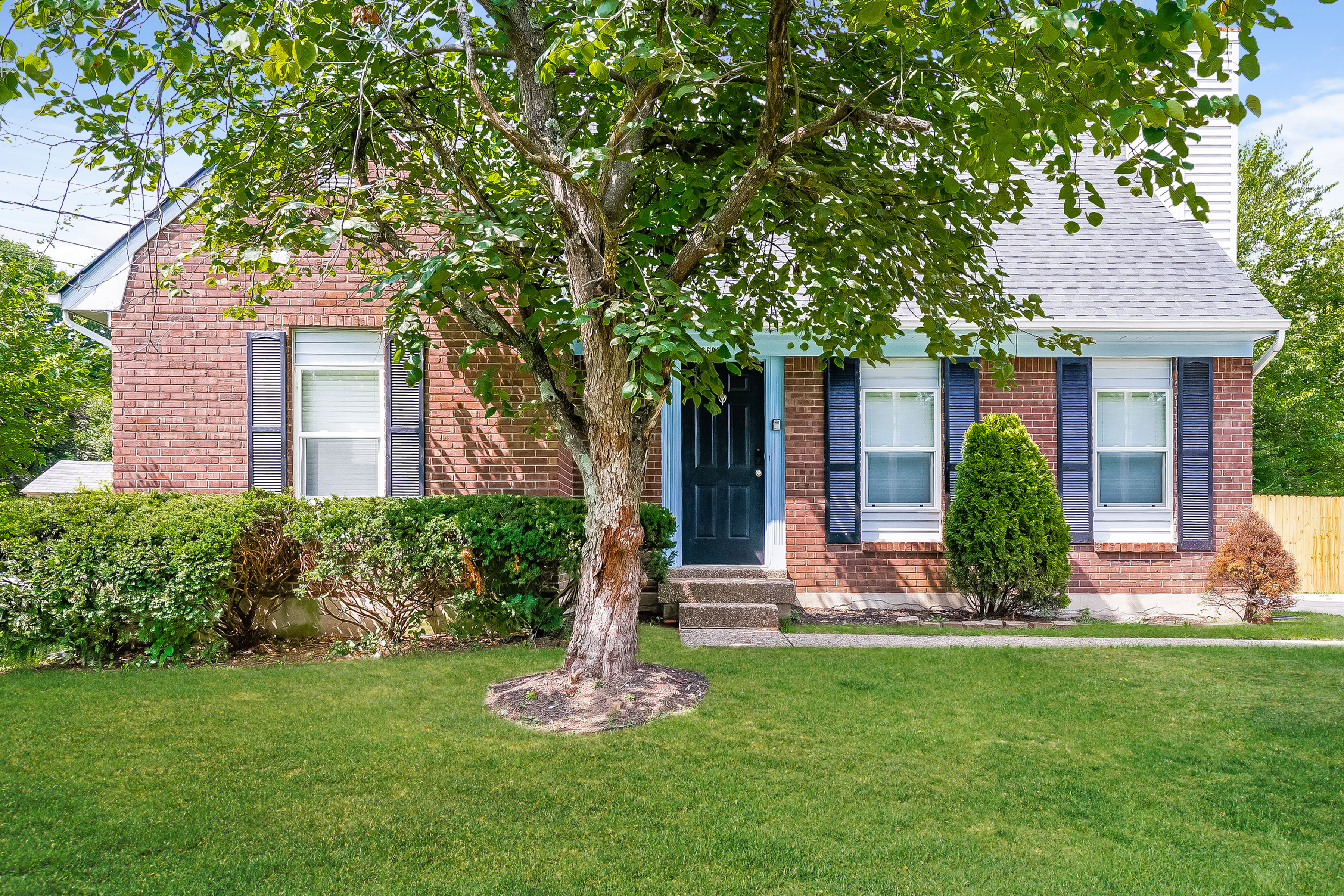 6605 SIX MILE LN LOUISVILLE, KY 40218